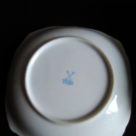 Vintage set of 4 small plates - Picture 4 of 4